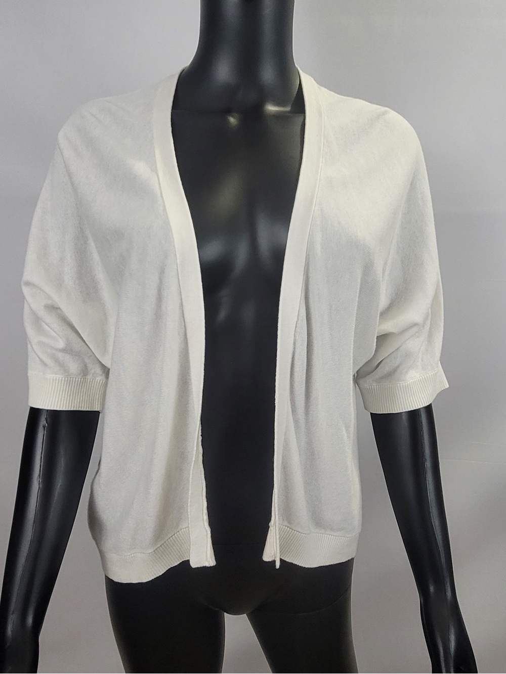 Size Large Women’s Open-Front Short Sleeve Cardigan Sweater - White Cream